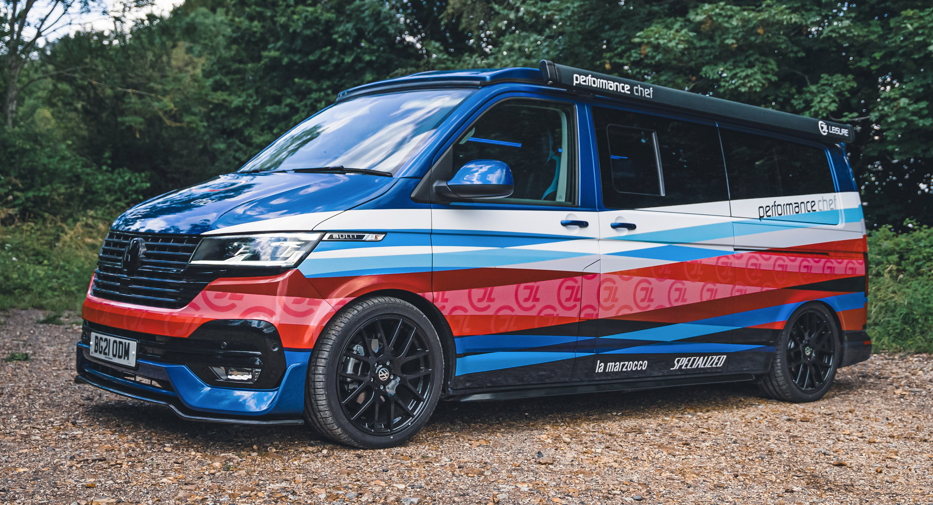 Кава-машина: Volkswagen Transporter перетворили на кухню преміум-класу для мішленівського шеф-кухаря