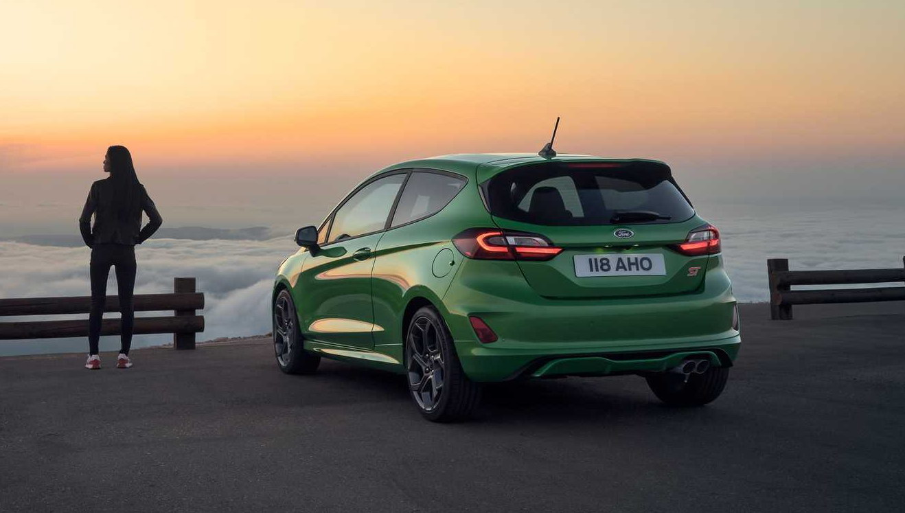 Ford Fiesta  Матричные фары и виртуальная приборка: Ford обновил популярный хэтчбек Fiesta