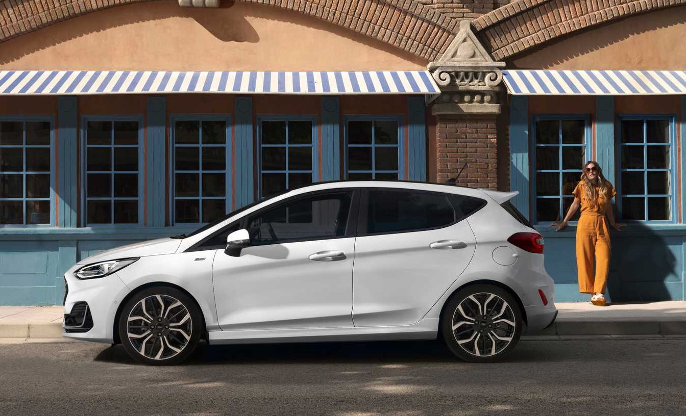 Ford Fiesta  Матричные фары и виртуальная приборка: Ford обновил популярный хэтчбек Fiesta