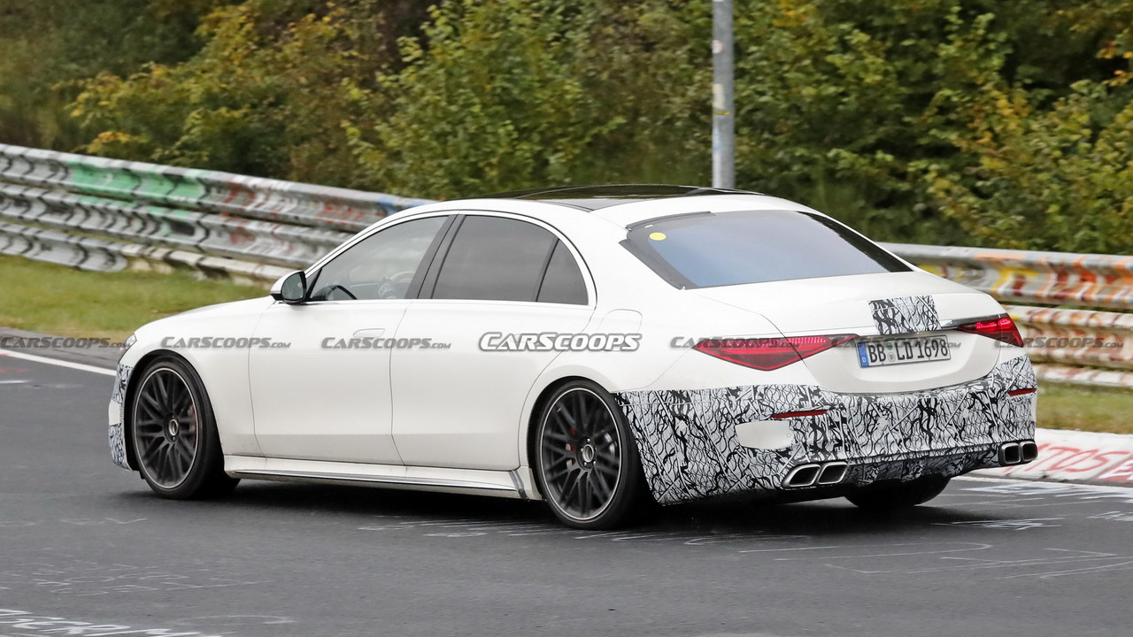 У камуфляжі з картону: новий плагін-гібрид Mercedes-AMG S63 помічений на Нюрбургрингу