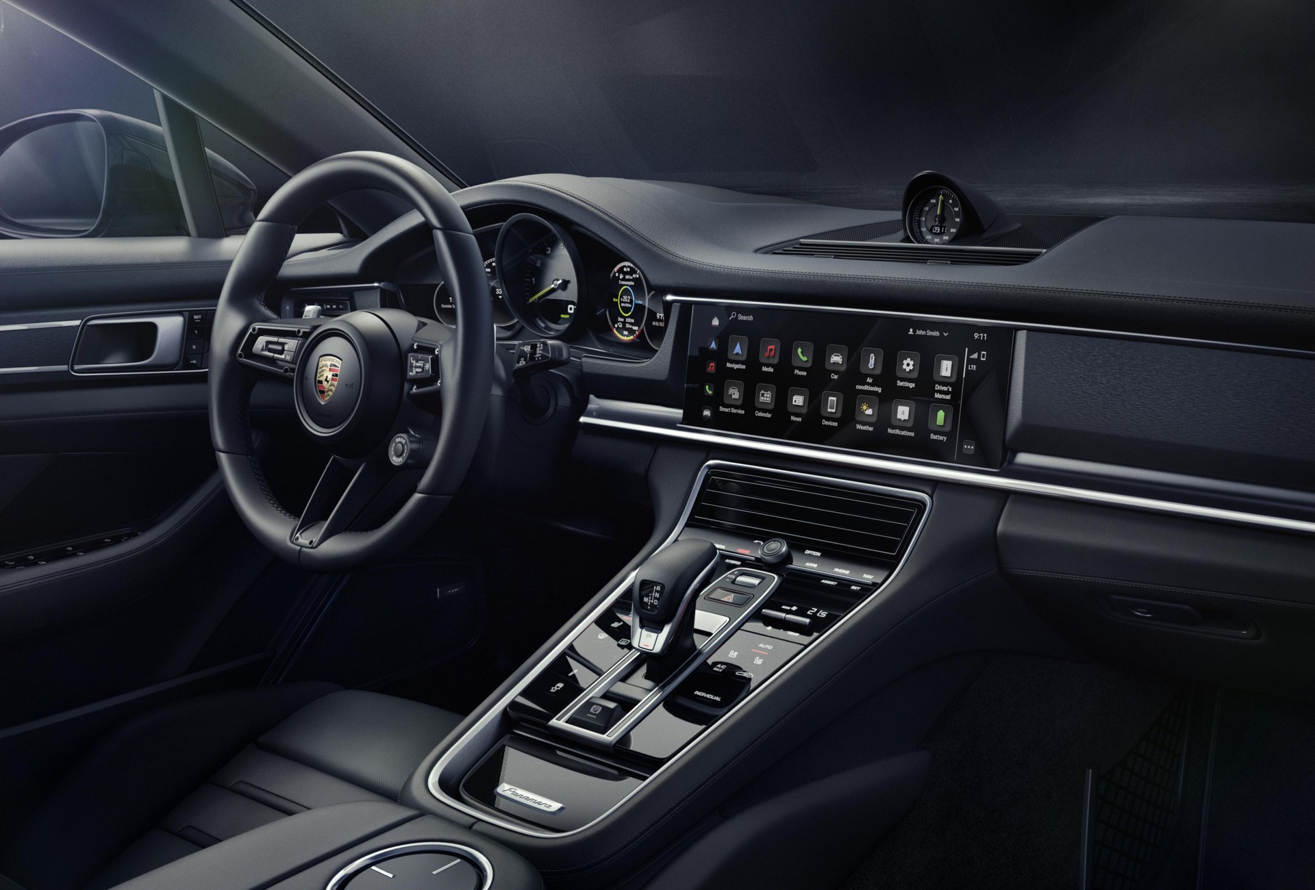 Porsche показала "платинову" Panamera