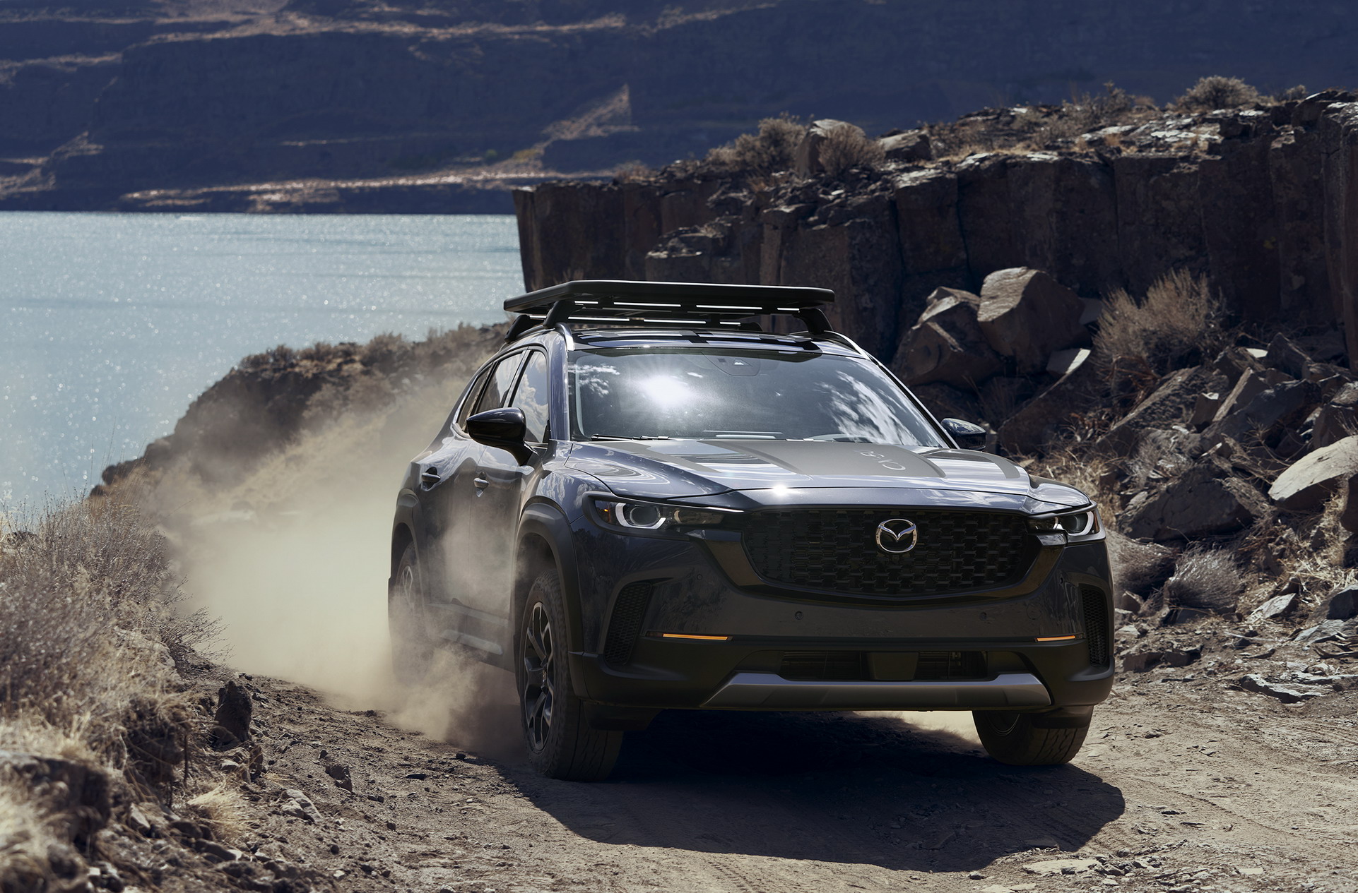 Для бездоріжжя і не для всіх ринків: представлений новий кросовер Mazda CX-50