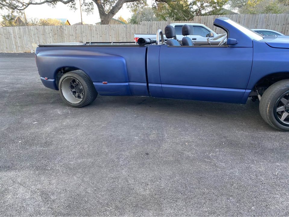 Пікап Dodge Ram перетворили на екстравагантний кабріолет