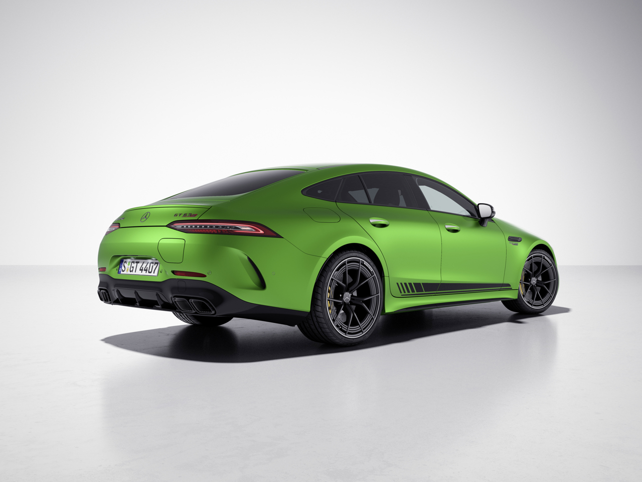 Меньше трех секунд до &quot;сотни&quot;: в Украину приехал самый мощный Mercedes-AMG в истории