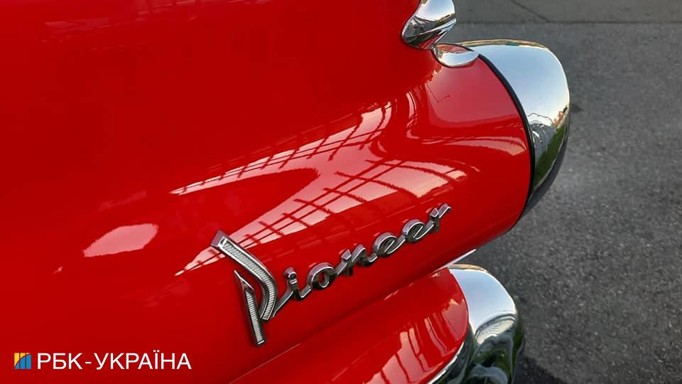 Величие Америки: самые красивые классические авто из США на осеннем фестивале OldCarLand в Киеве