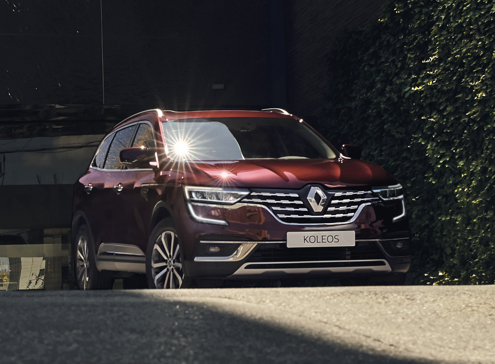 Обновленный флагманский кроссовер Renault выходит на украинский рынок