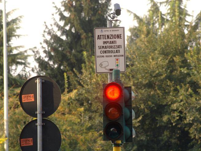 В Италии светофоры будут автоматически штрафовать нарушителей ПДД