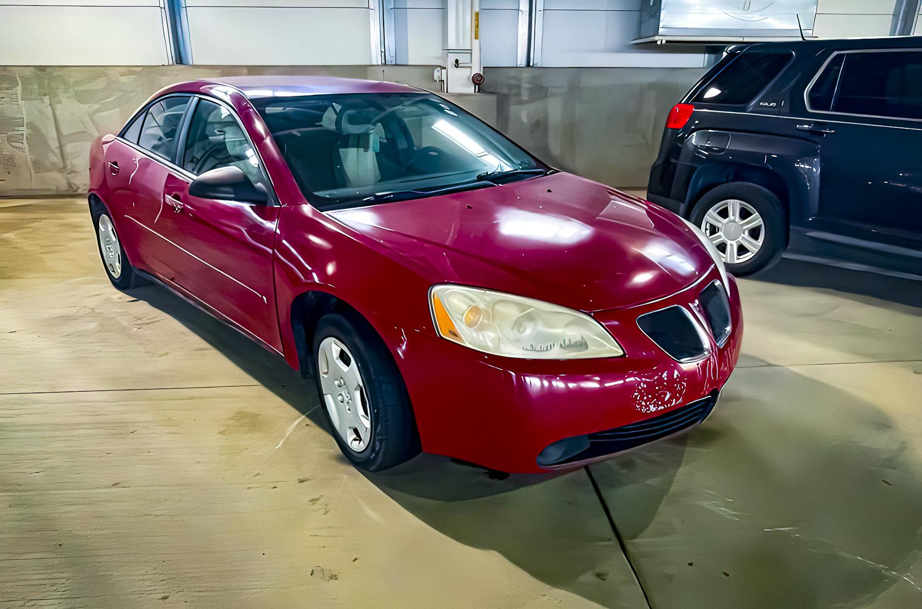 Не забывайте свои вещи: аэропорт в США продает брошенные автомобили