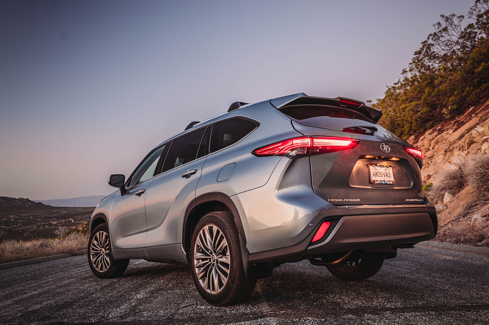 Акупунктура и видеокамеры: автомобили Toyota научат понимать, когда ребенок в салоне хочет в туалет