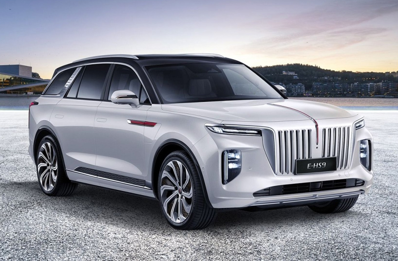 Перший платний автобан в Україні та відродження заводу КрАЗ. Головне зі світу авто