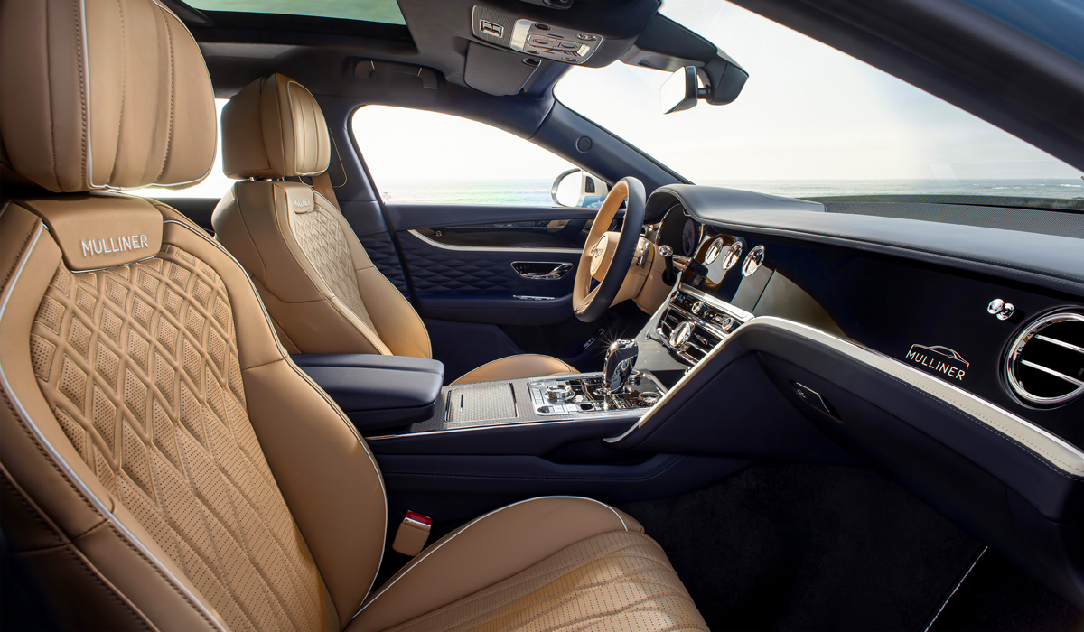 Премиальный седан Bentley Flying Spur стал еще роскошнее с флагманской версией Mulliner