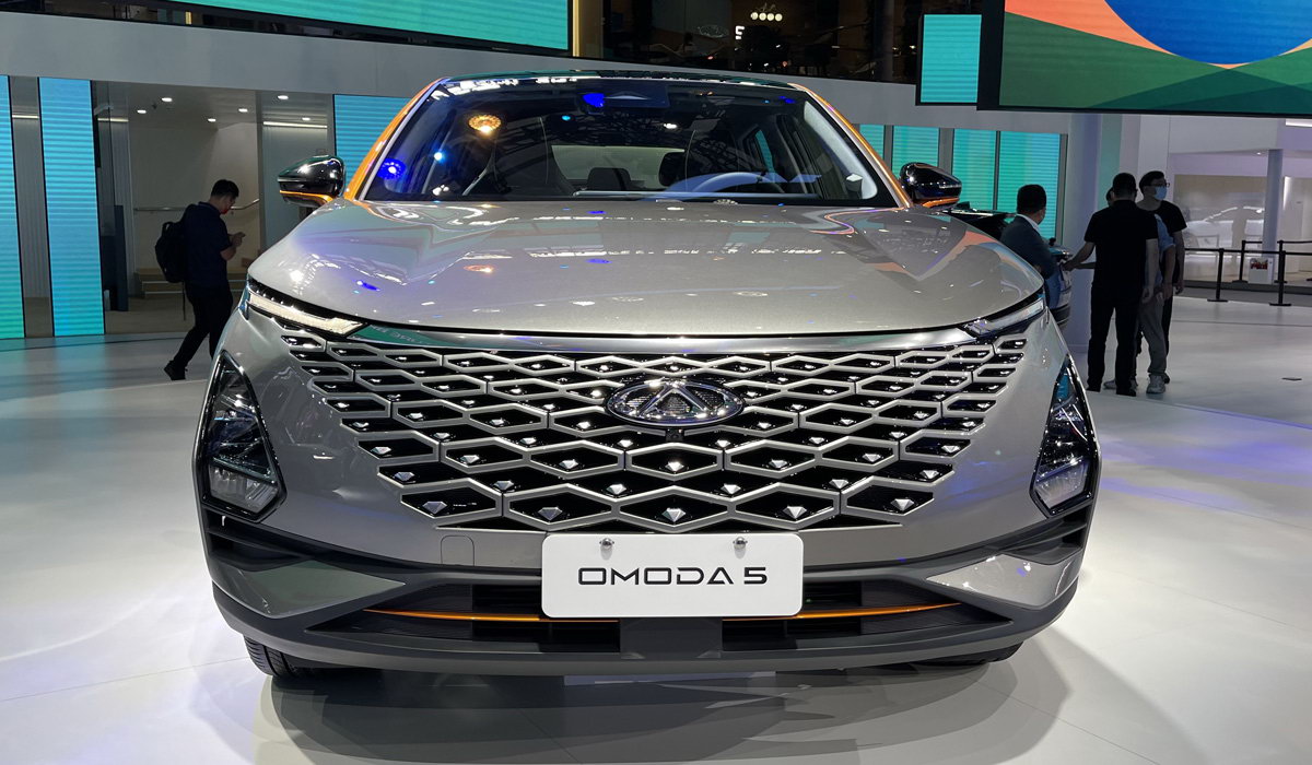 Экспорт в Европу и Украину: Chery представила стильный кроссовер Omoda 5
