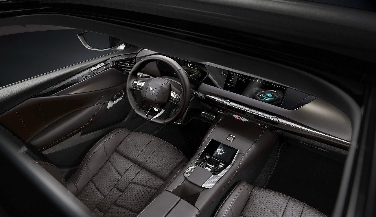 Скоро в Украине: раскрыты комплектации нового кросс-купе DS 4