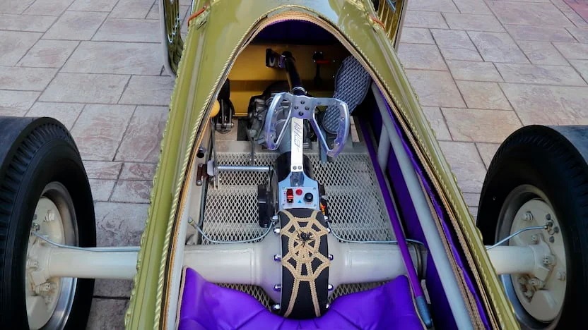 Труна на коліщатках: хот-род Drag-U-La, як у &quot;Сімейці монстрів&quot;, виставлено на продаж