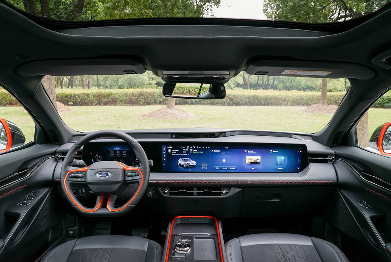Преемник Ford Mondeo, ставший кроссовером, поступил в продажу
