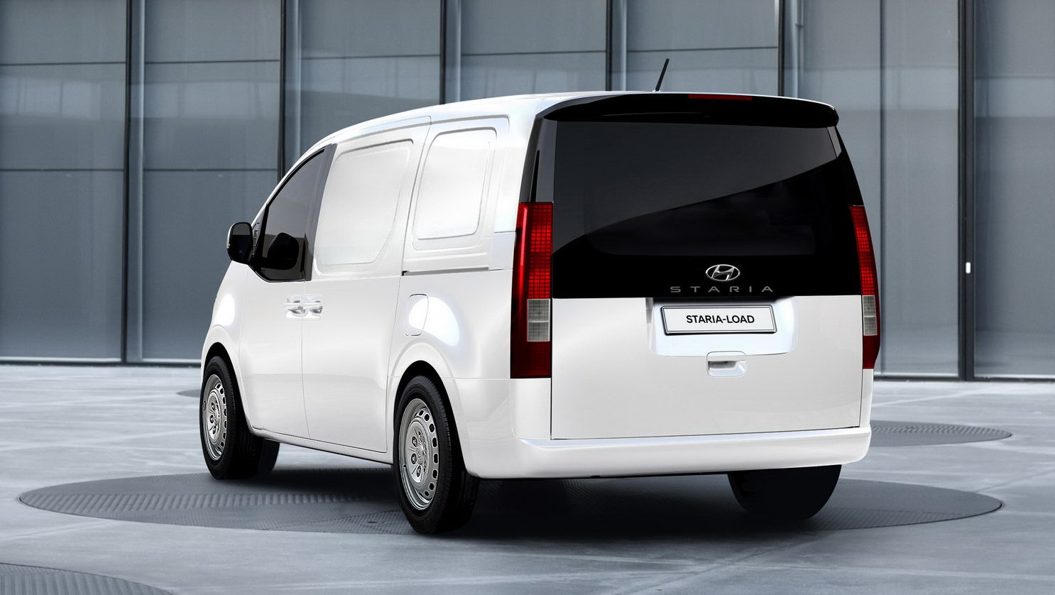 У ефектного мінівена Hyundai Staria з'явилася комерційна версія