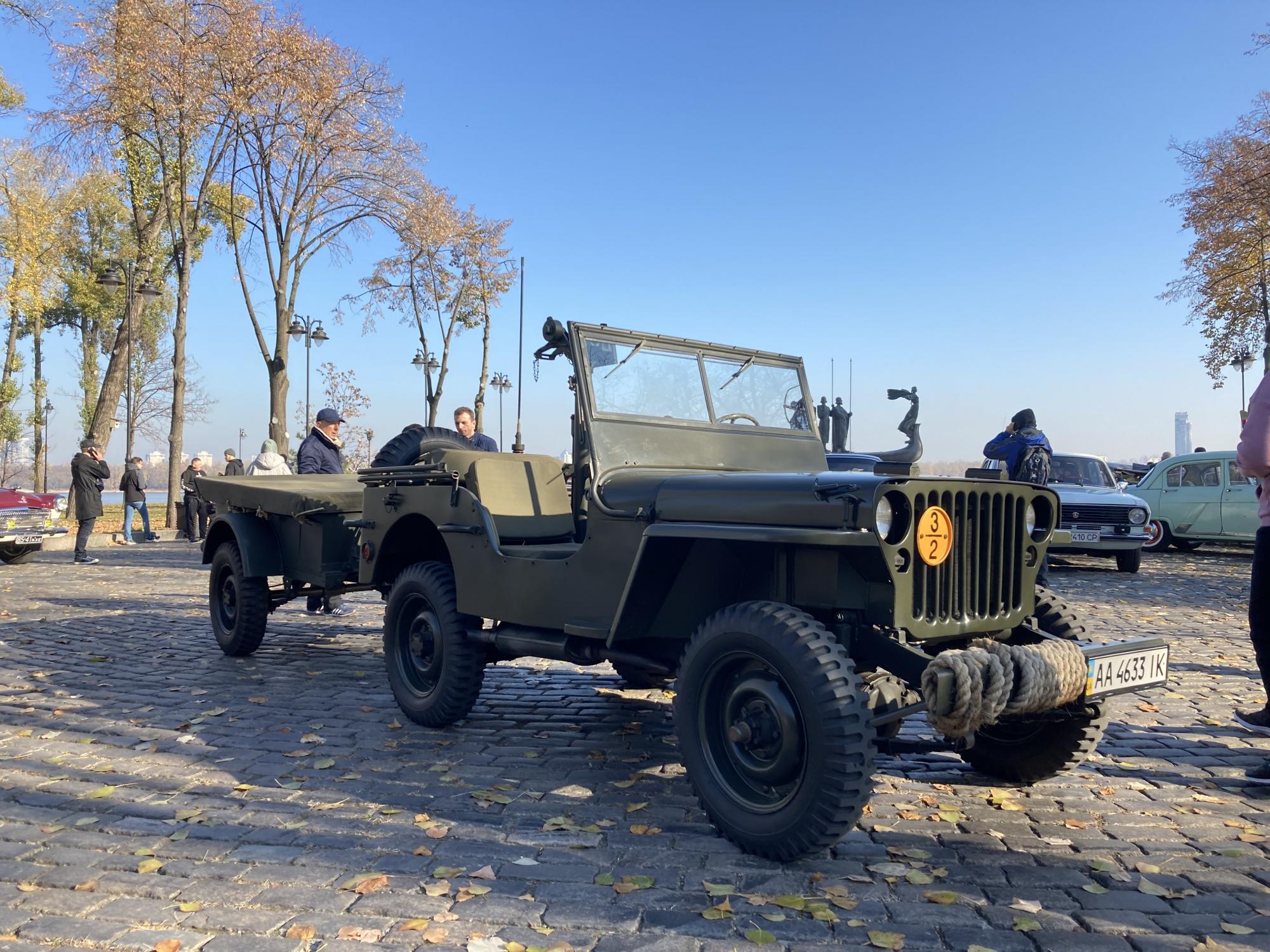 Skoda-кабріолет та 80-річні Opel: у Києві відзначили День автомобіліста виставкою ретроавтомобілів