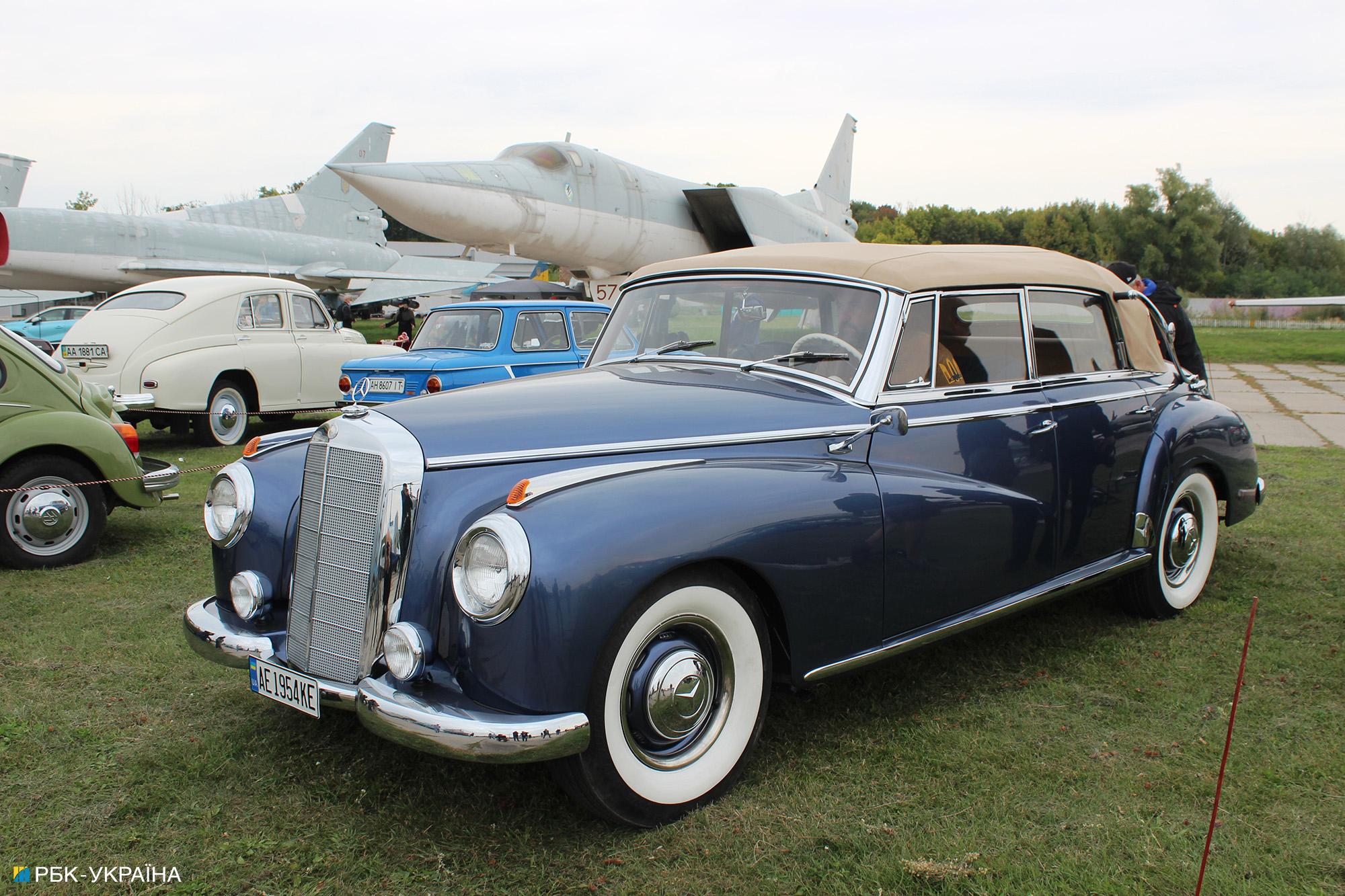 Эффектные 80-летние Mercedes-Benz привезли на фестиваль OldCarLand в Киеве