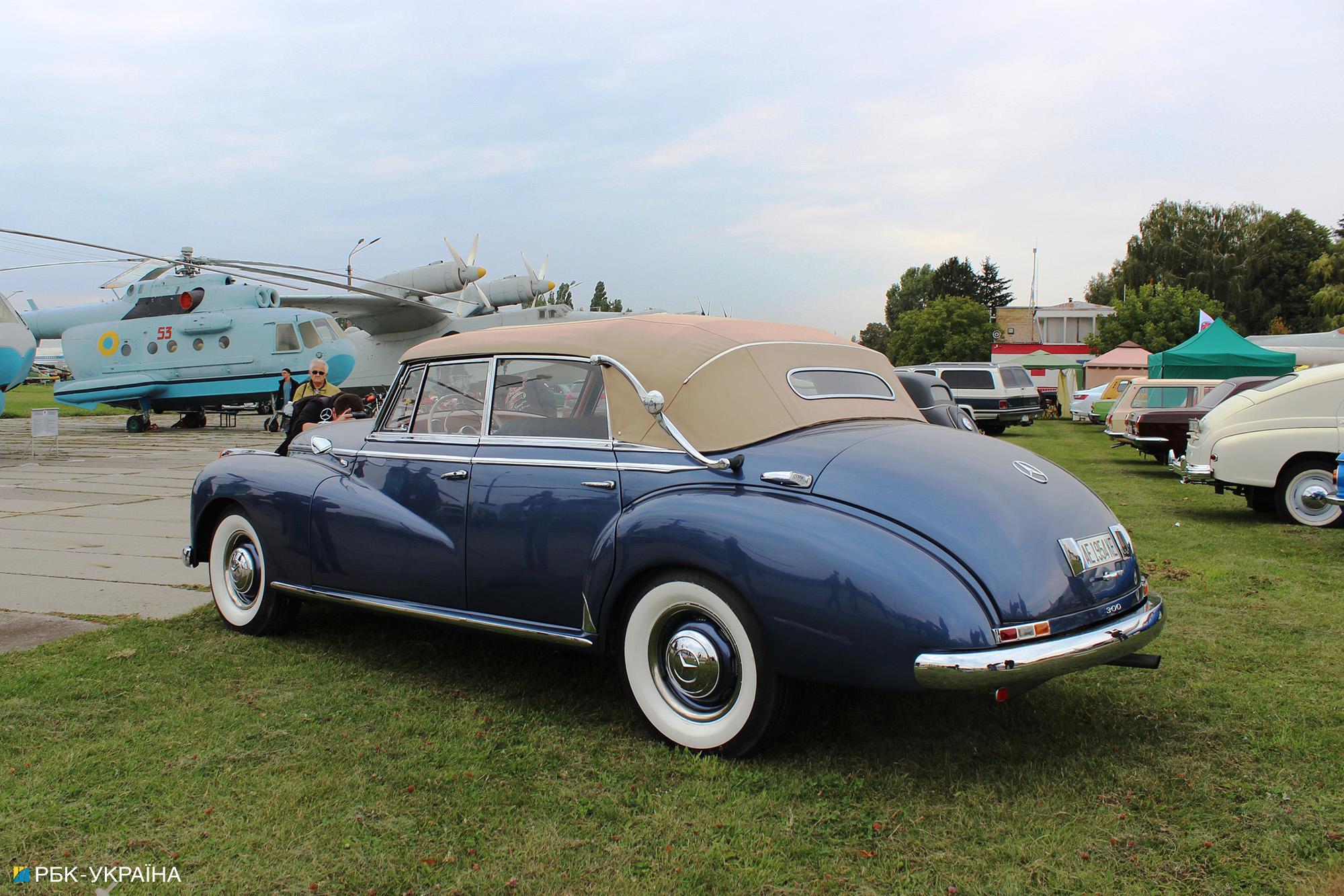 Эффектные 80-летние Mercedes-Benz привезли на фестиваль OldCarLand в Киеве