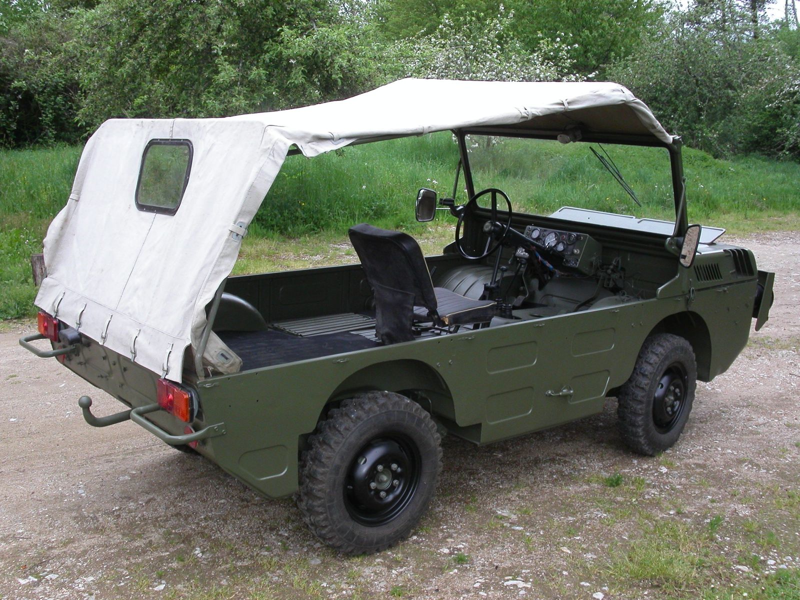 ЗАЗ-всюдихід. Для чого в Україні випускали амфібії і де їх купити зараз