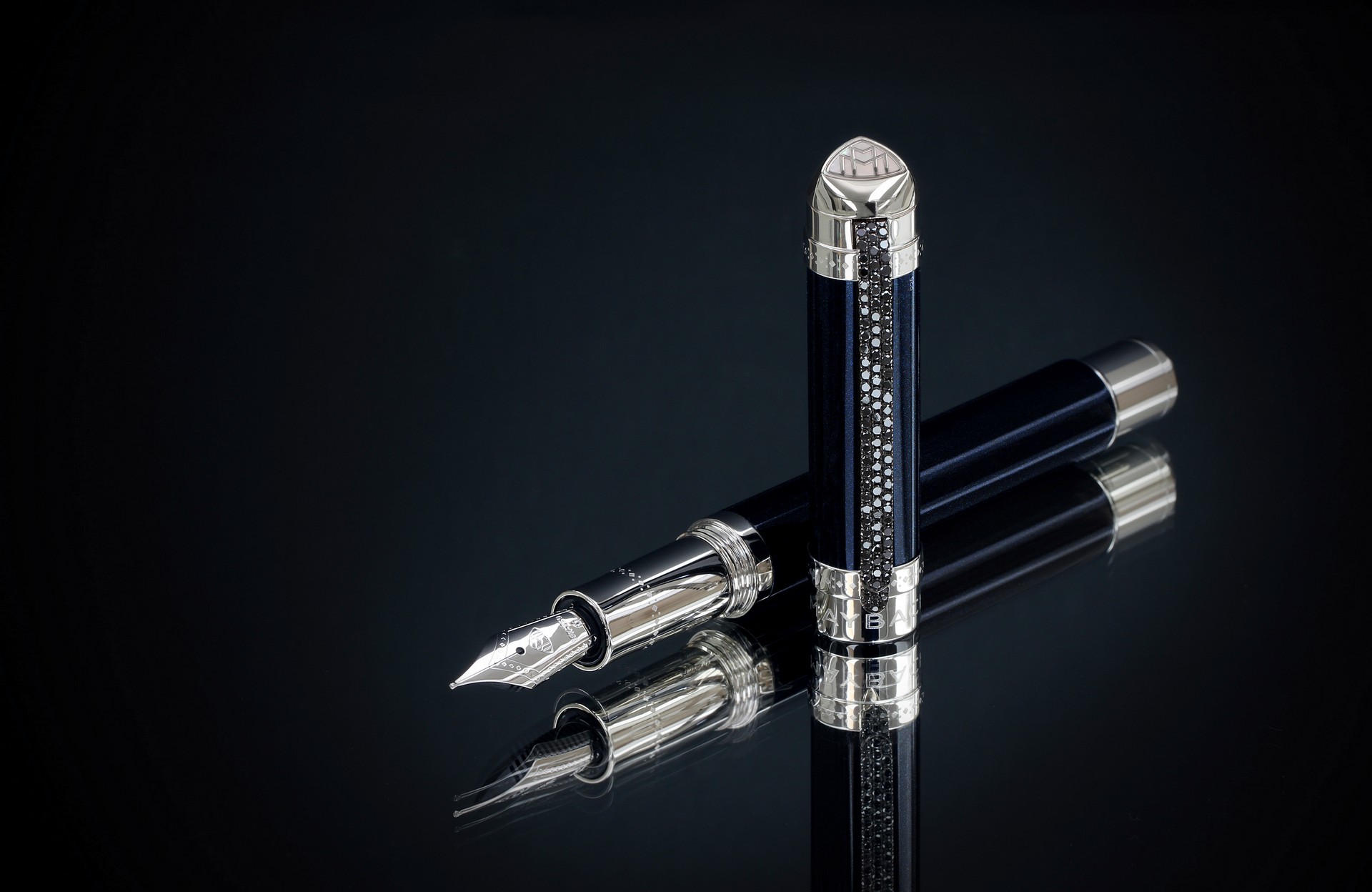 Подарок к 100-летию: Maybach выпустил эксклюзивные версии Mercedes S-Class и внедорожника GLS