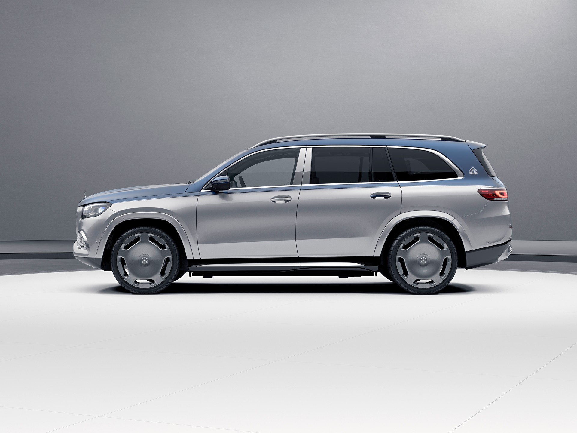 Подарок к 100-летию: Maybach выпустил эксклюзивные версии Mercedes S-Class и внедорожника GLS