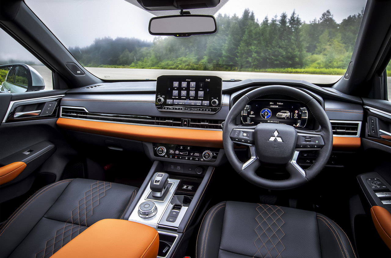 Не успевают собирать: спрос на новый Mitsubishi Outlander в 7 раз выше плана