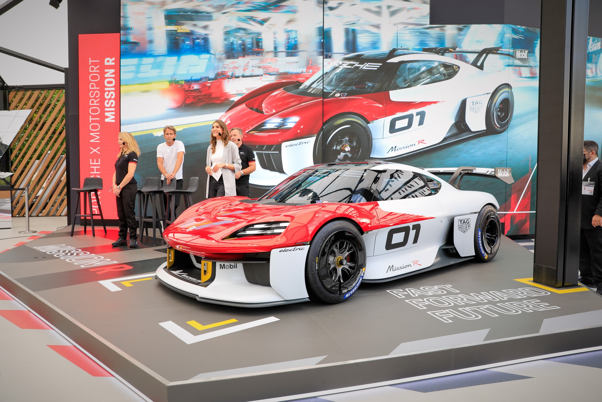 Электрические Porsche 718 Cayman и Boxster получат батарею в необычном месте