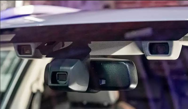 Стоит ли покупать авто, которое "видит" хуже водителя: как работают электронные ассистенты