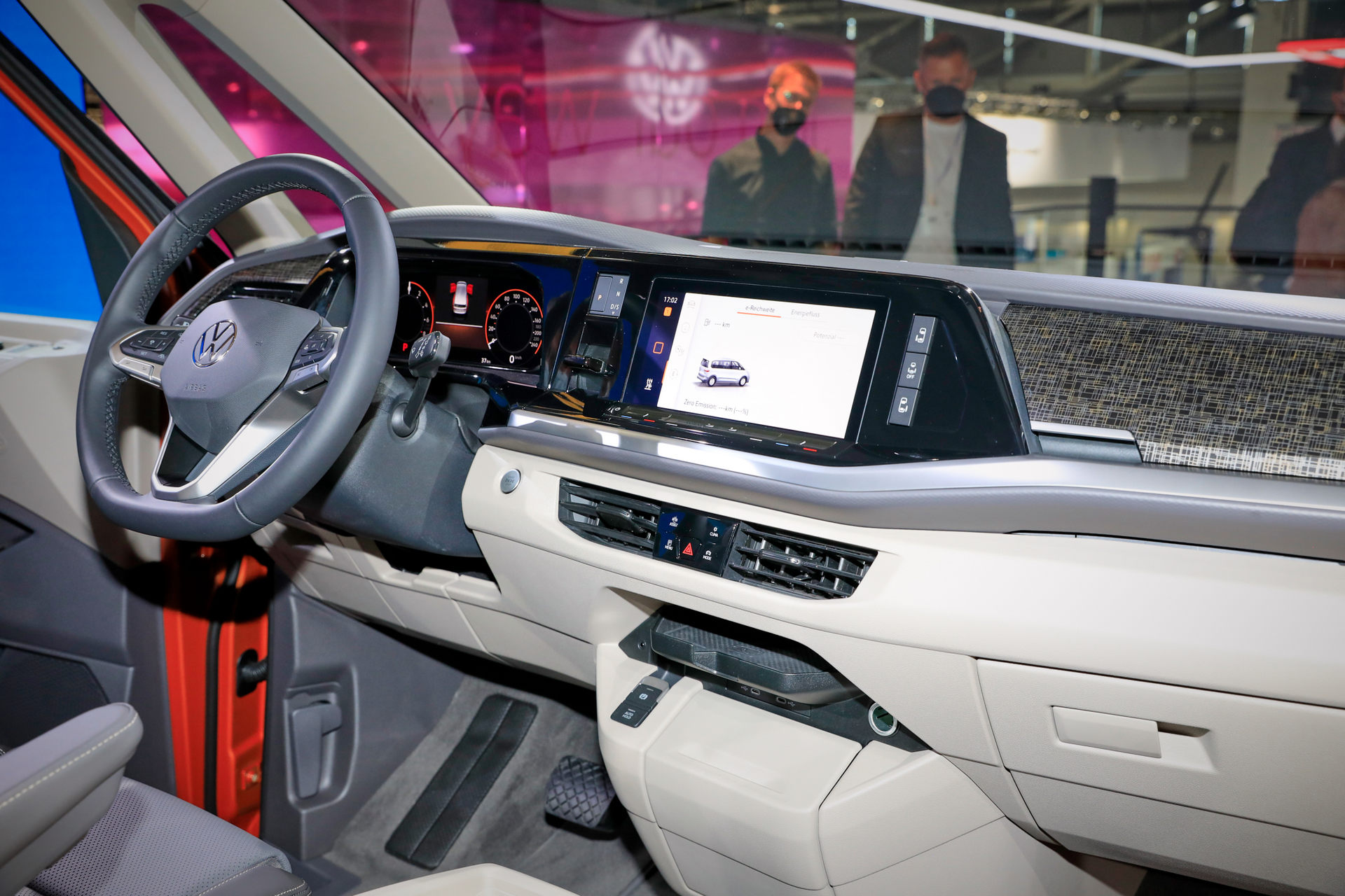 Volkswagen Multivan вперше в своїй історії став плагін-гібридом
