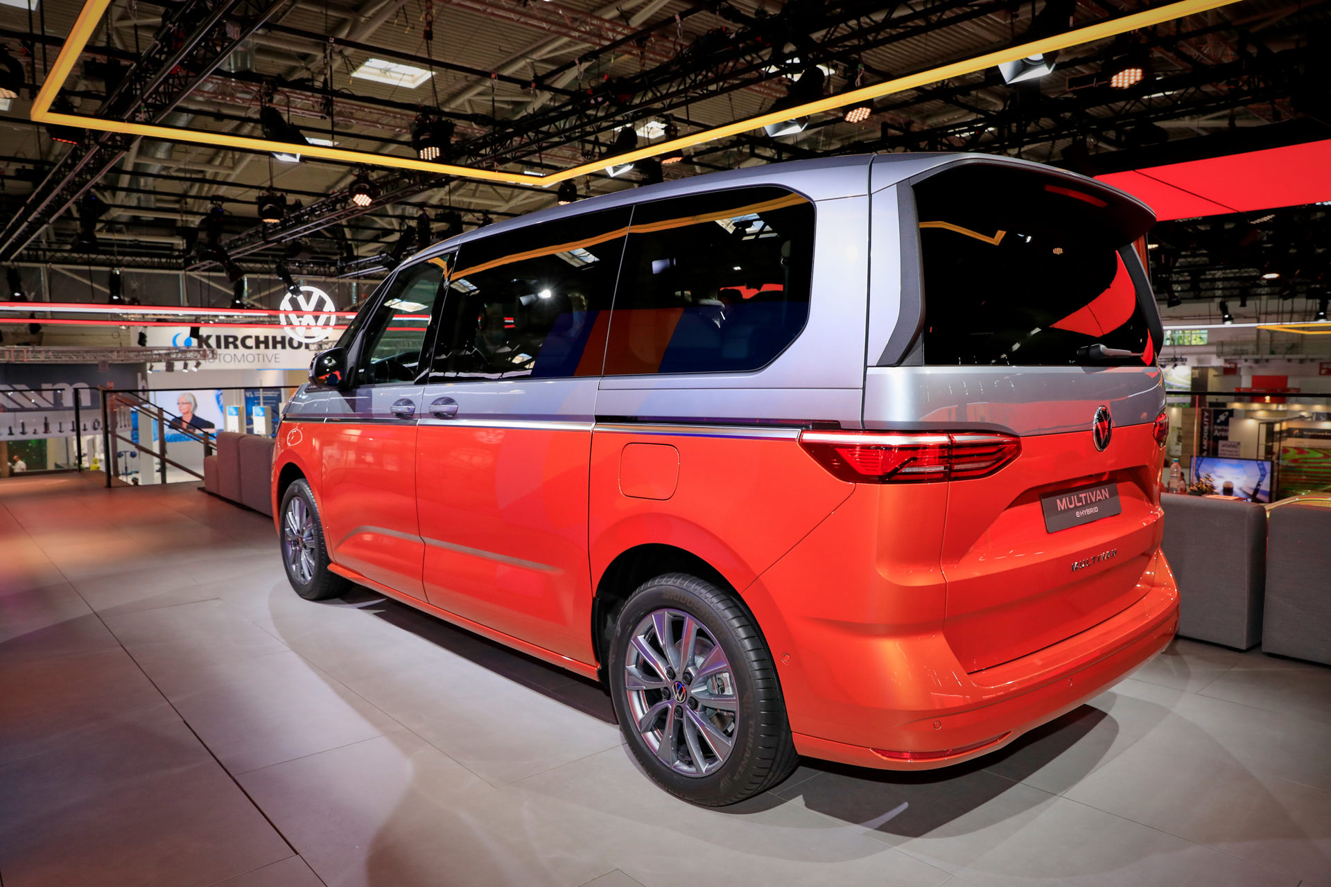 Volkswagen Multivan вперше в своїй історії став плагін-гібридом
