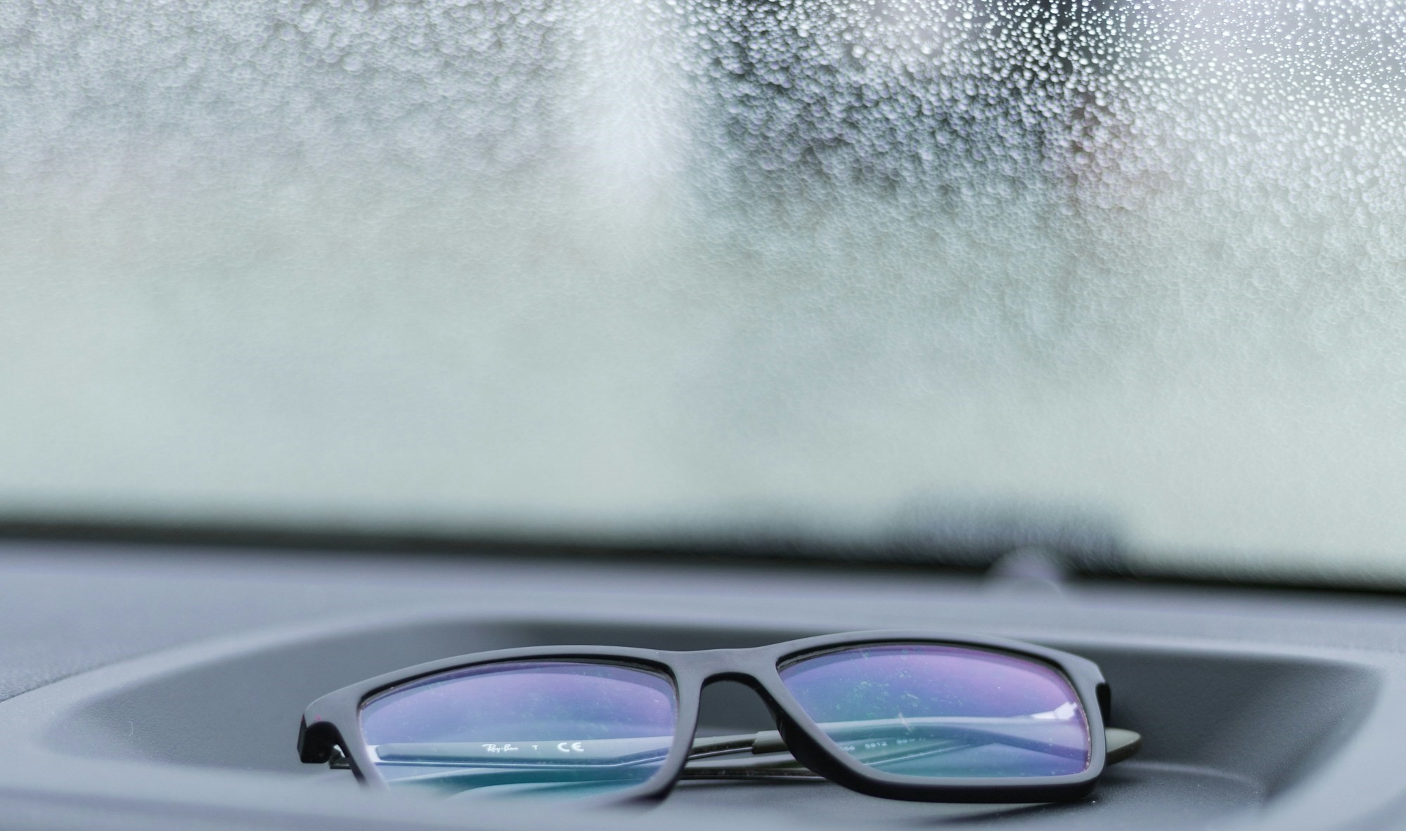 Главный враг авто зимой: как быстро убрать сырость в салоне навсегда