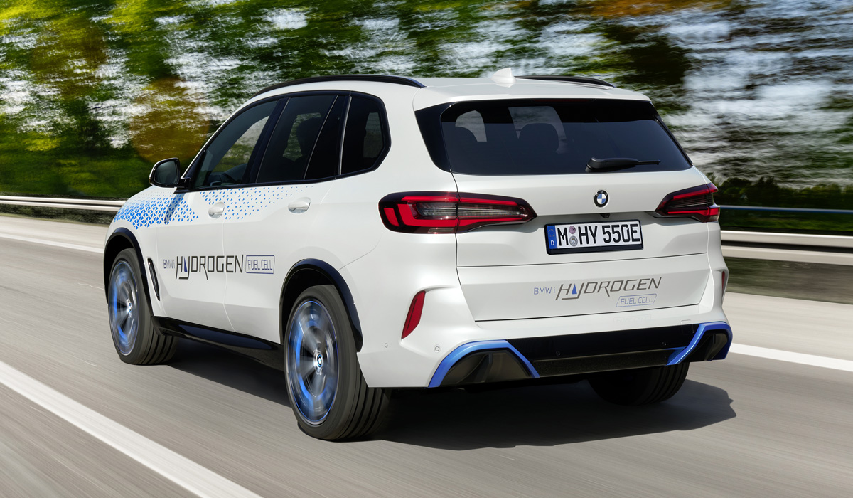 Кроссовер BMW X5 перевели на водород