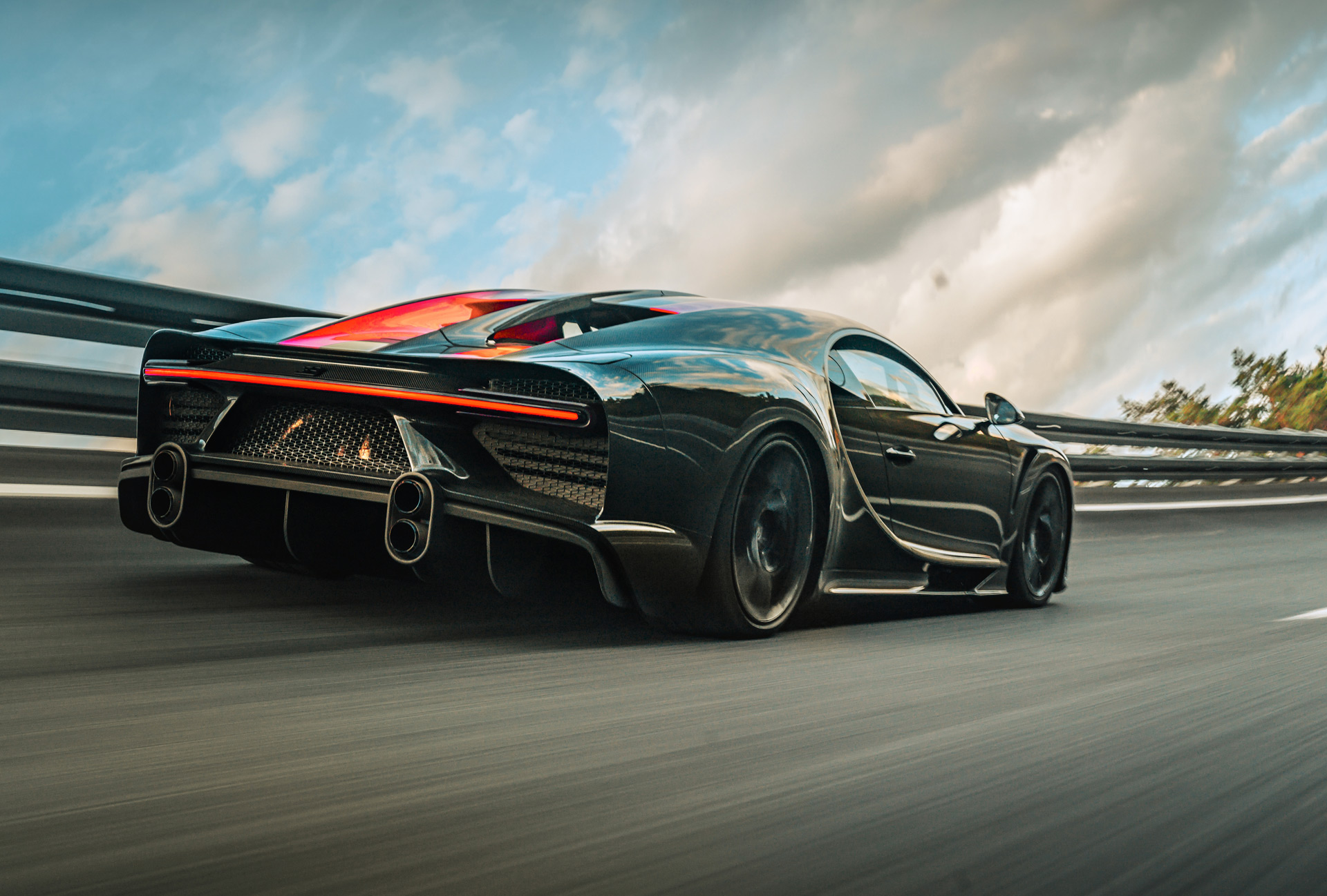 490 км/ч за 3,5 млн евро: выпущены первые Bugatti Chiron Super Sport 300+