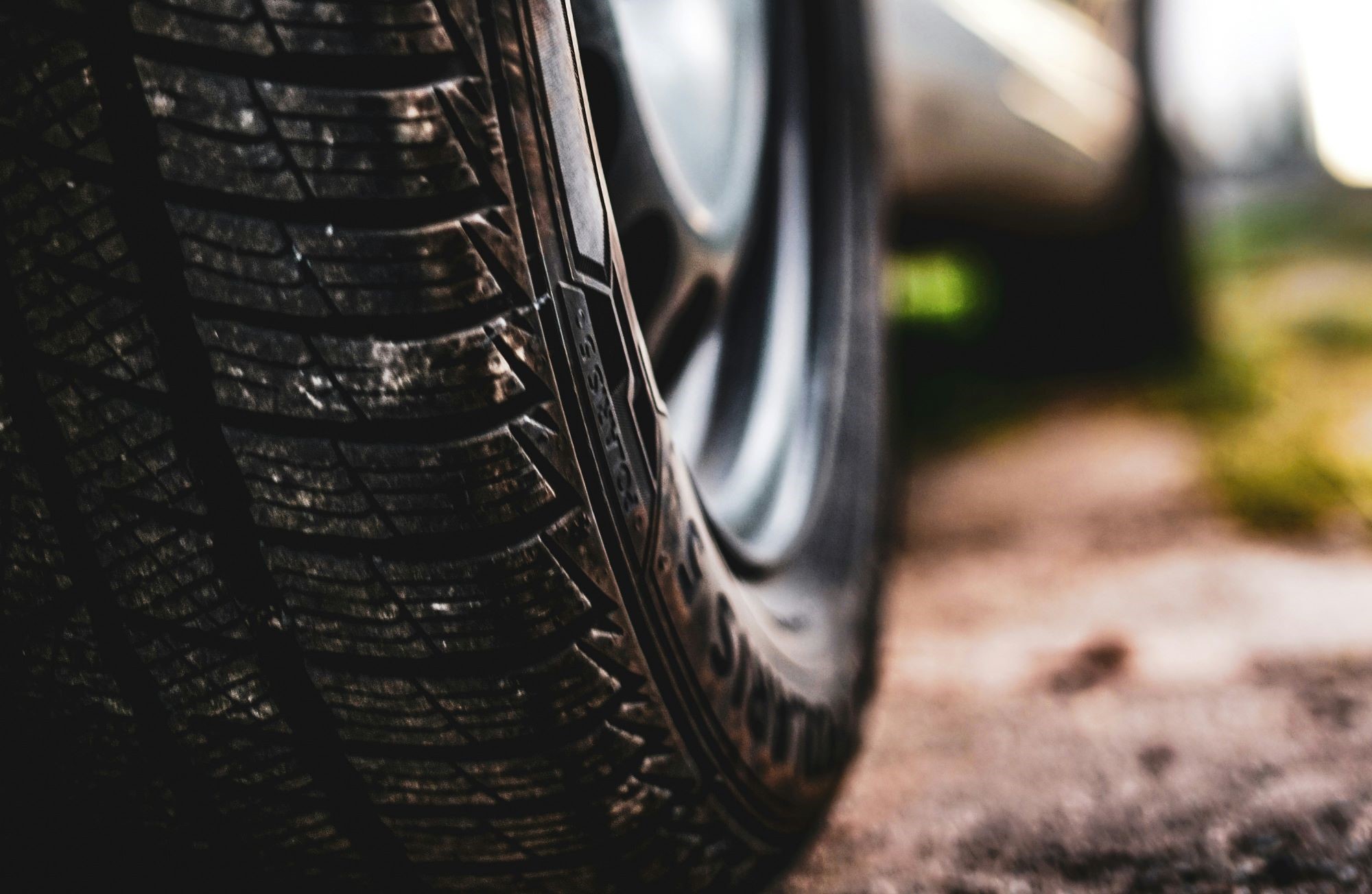 Одна гума на всі сезони: чи можна не міняти шини через потепління в Україні