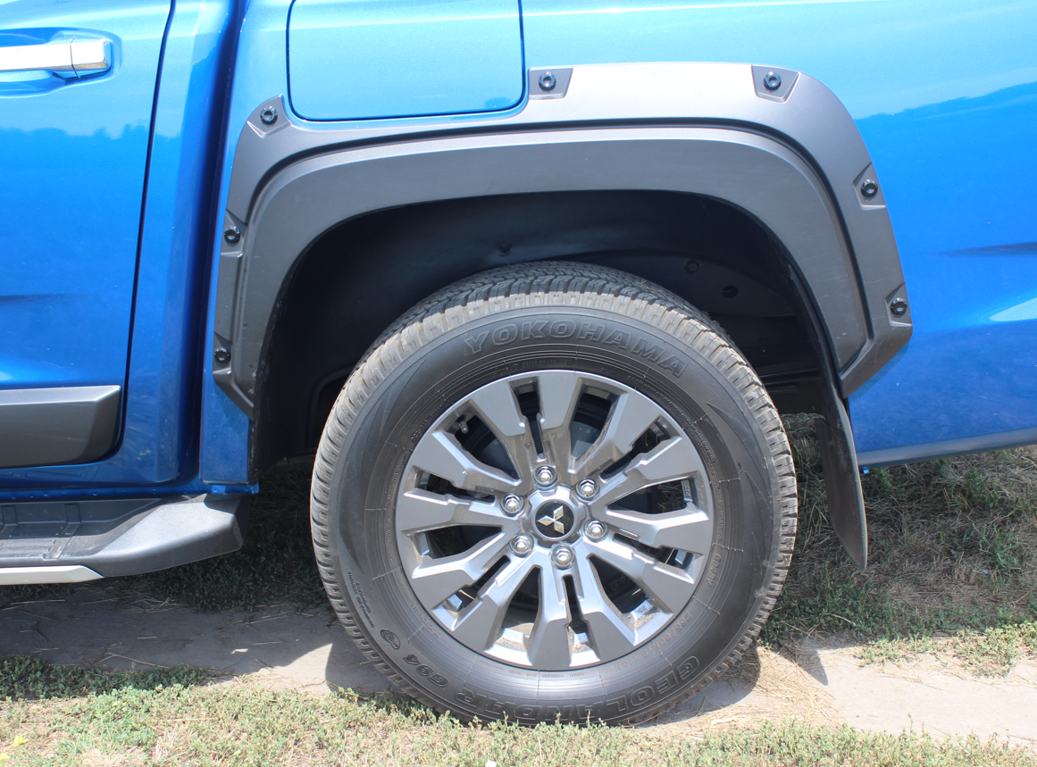 Тест-драйв Mitsubishi L200: великий пікап з економним "серцем"