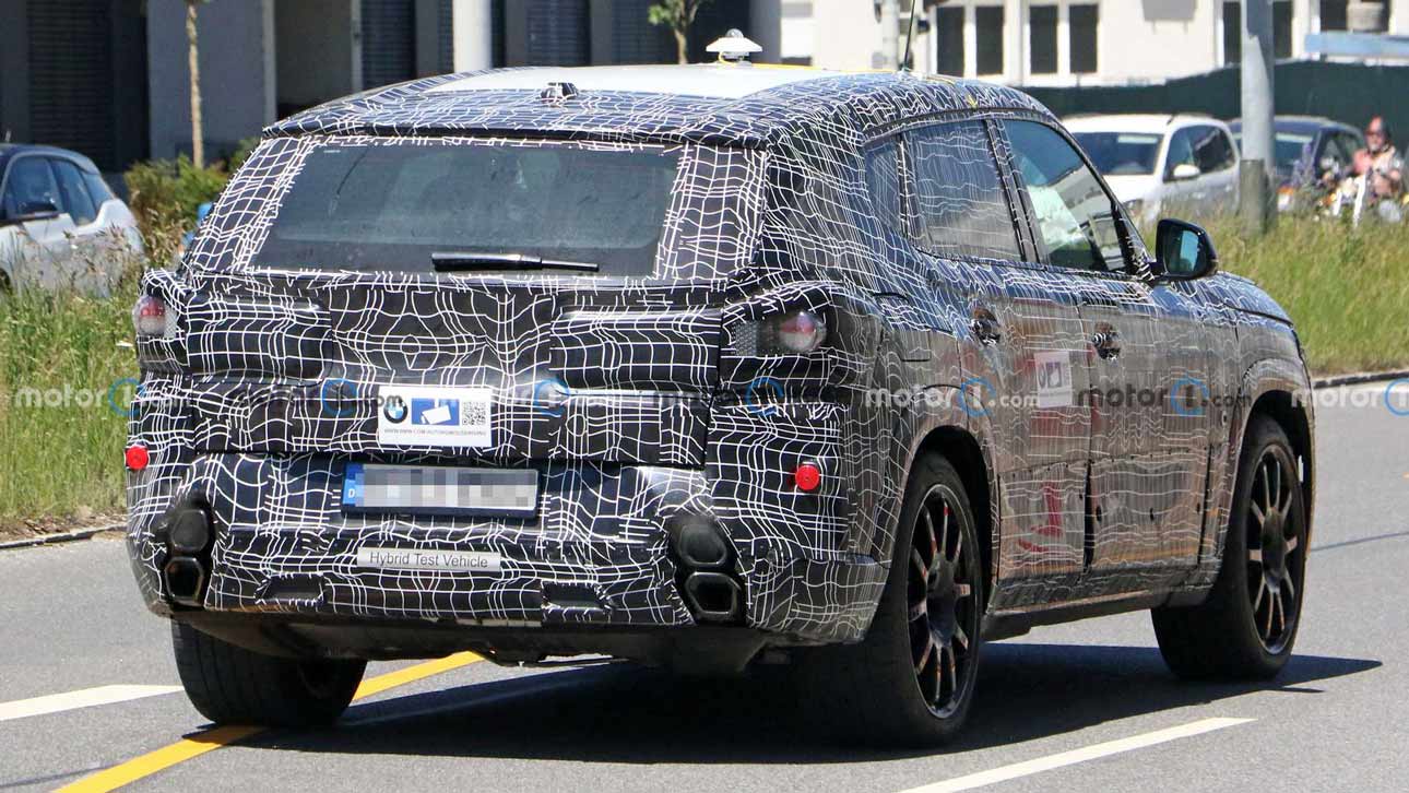 BMW готує найпотужніший кросовер в своїй історії: стала відома дата прем'єри