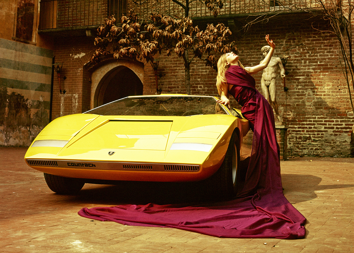 Прыжок на полвека назад: Lamborghini воссоздала самый первый экземпляр суперкара Countach