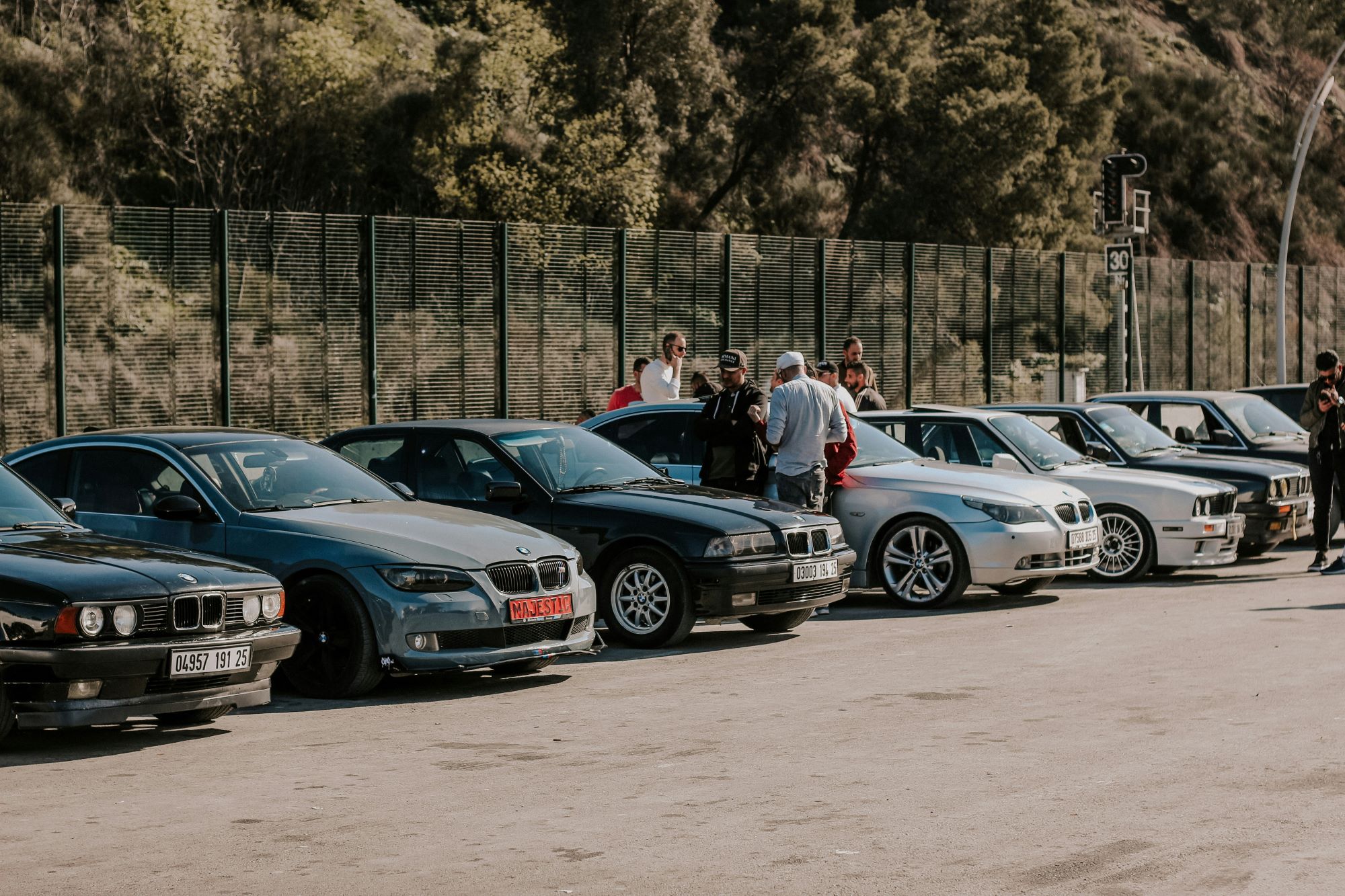 Українці частіше купують старі авто замість нових: у чому причини та які чекати наслідки