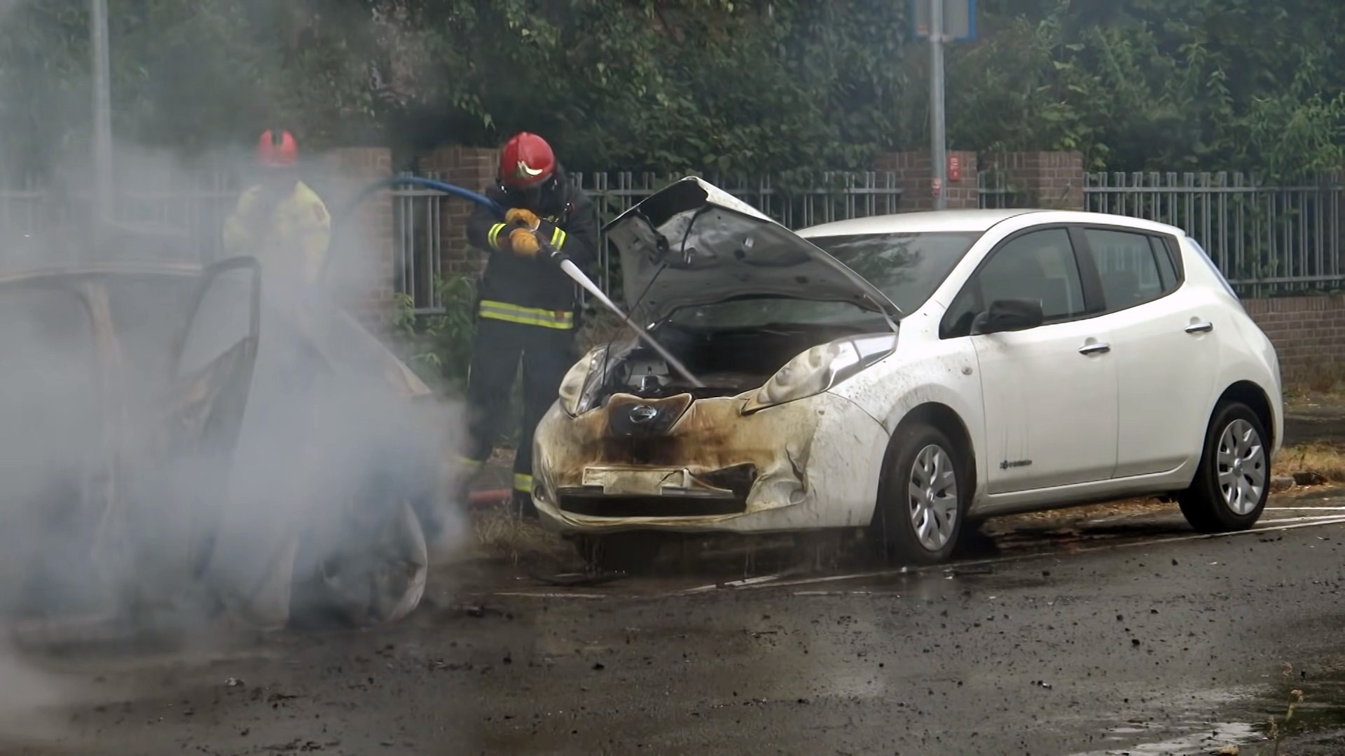 Спалахнув як факел: в Нідерландах електрокар Volkswagen ID.3 згорів вщент після зарядки