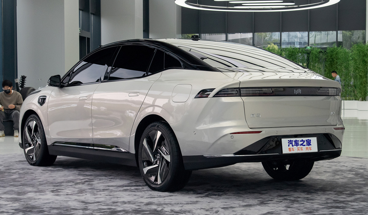 З нового року в серію: Китайський седан Weltmeister M7 одним з перших отримав автопілот четвертого рівня